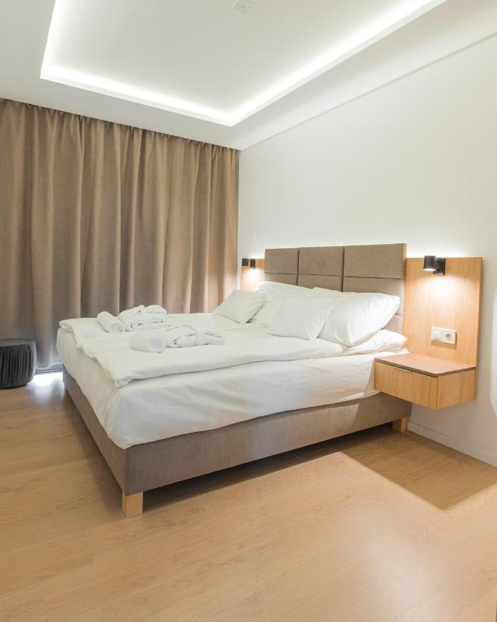 Aparthotel H55 à Balatonlelle Extérieur photo
