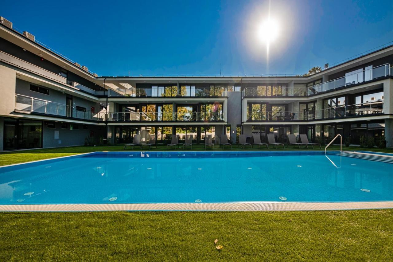 Aparthotel H55 à Balatonlelle Extérieur photo