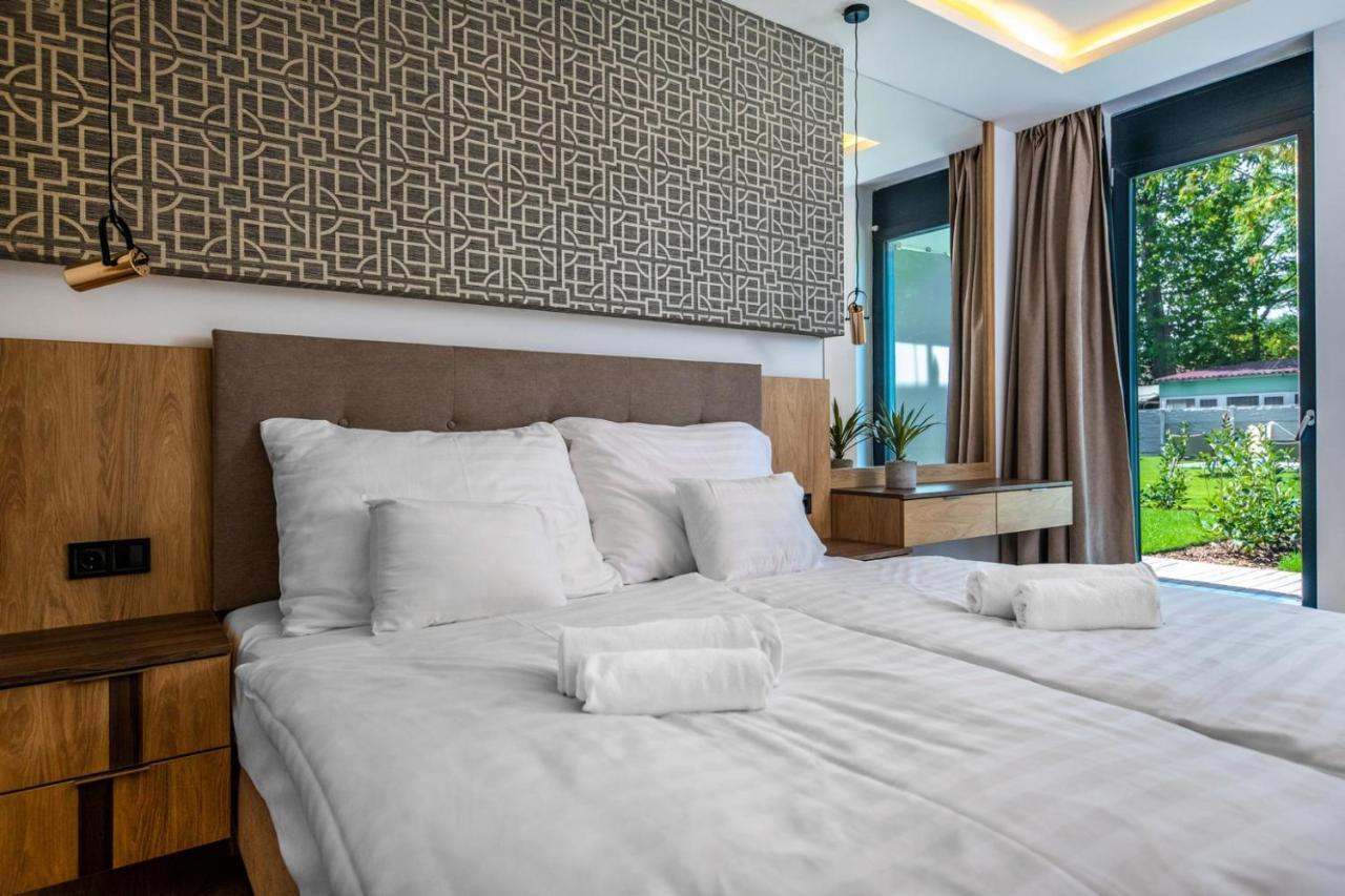 Aparthotel H55 à Balatonlelle Extérieur photo